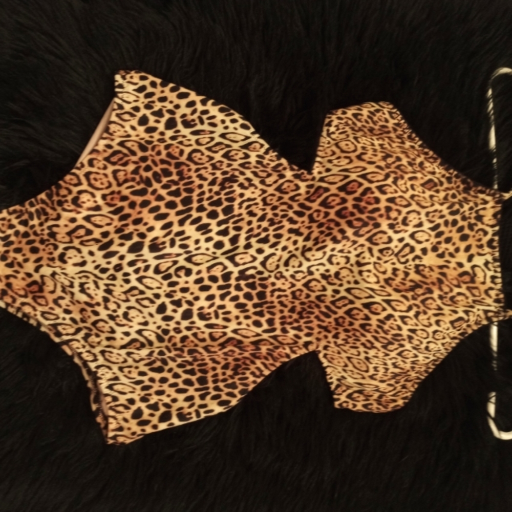 Nwt Victoria secret swimsuit LG